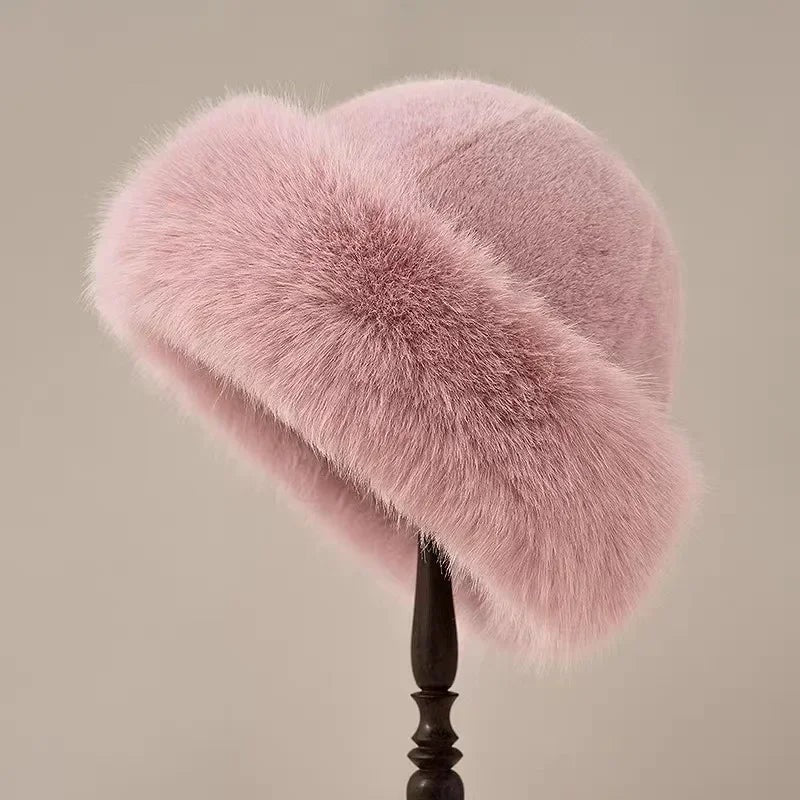 Women's faux fur hat with a wide turned-up brim - pink