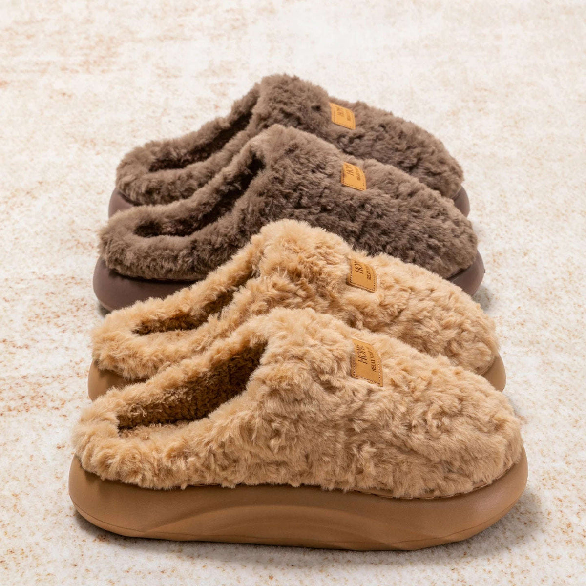 Fluffy slippers in curly plush with a label on the toe, open heel and thick wavy sole - view 4