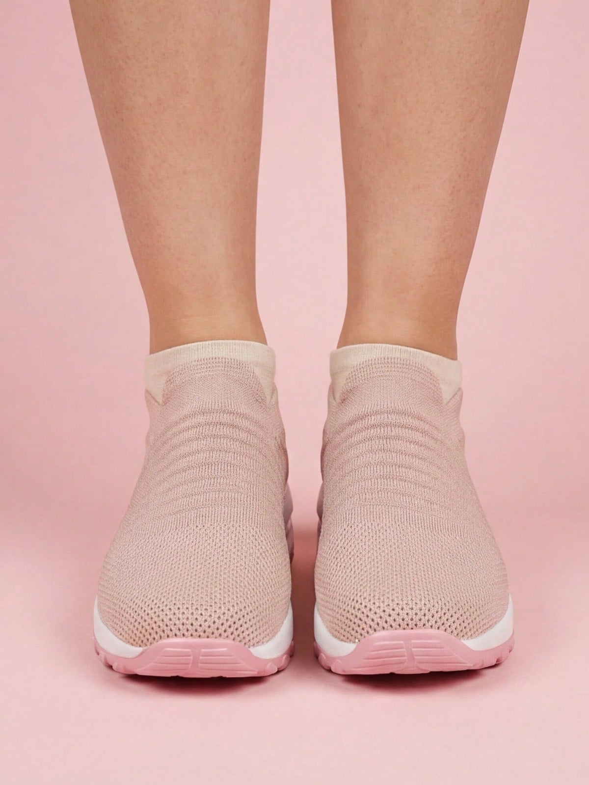 Laceless sock trainers for women with ribbed knit upper and thick air cushion sole - view 4