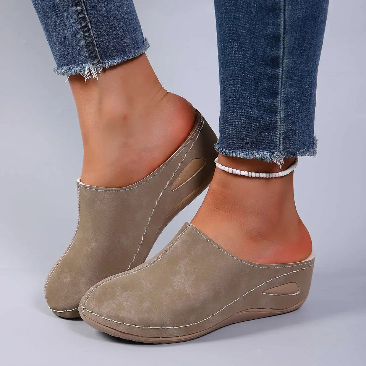 Women's orthopaedic clogs with a wedge heel, open back and soft lining - view 6