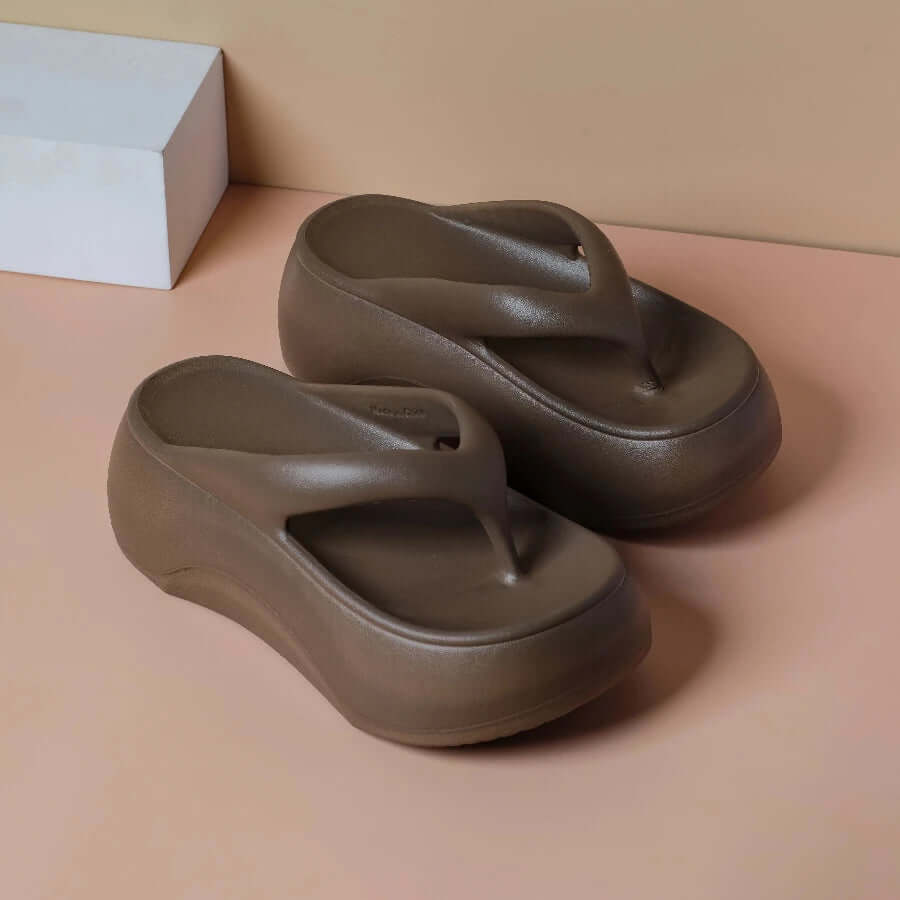 Platform flip flops in EVA with a wide toe-post strap - view 2