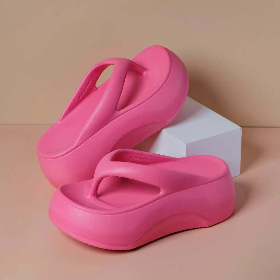 Platform flip flops in EVA with a wide toe-post strap - fuchsia