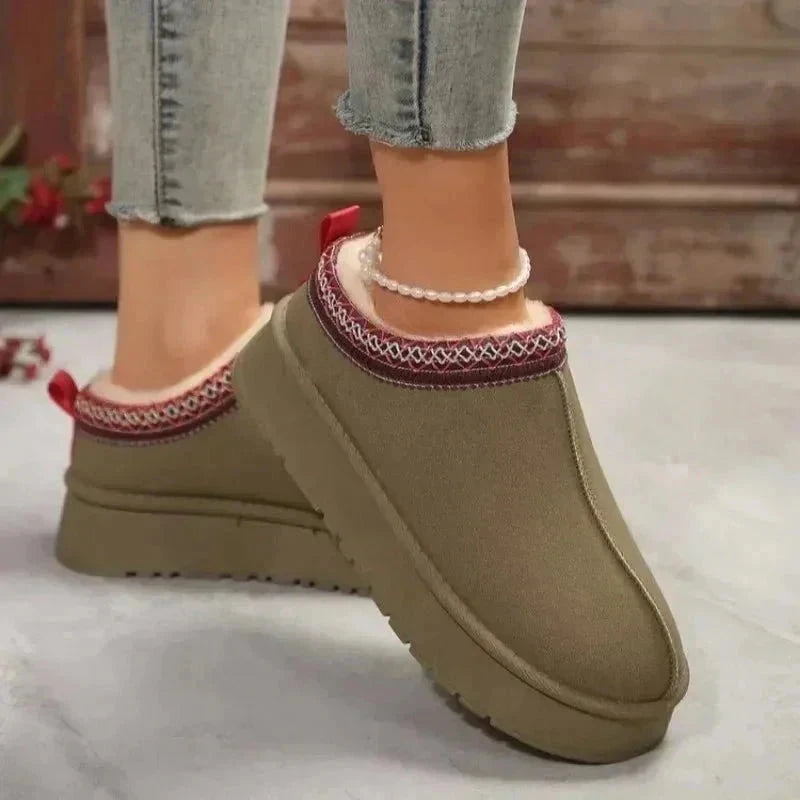 Platform slippers in a suede look with plush lining and embroidered trim - view 5