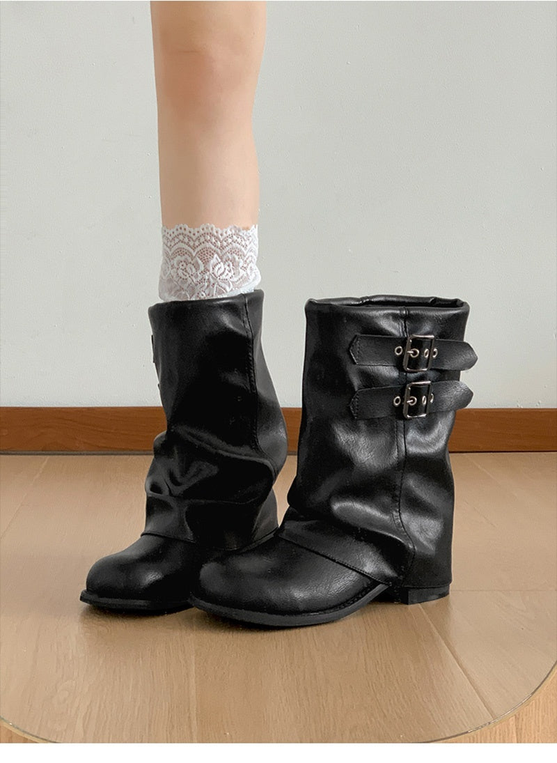 Women's slouch ankle boots in PU leather with two buckle straps and a ruched shaft - view 12