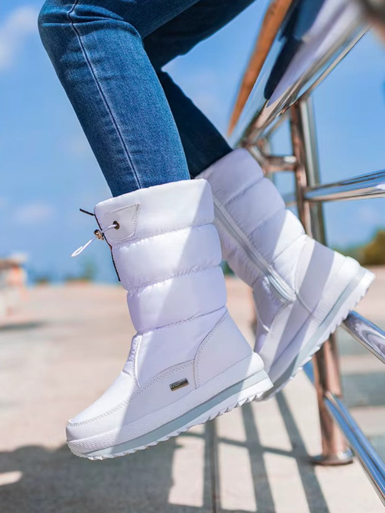 Women's snow boots with a quilted shaft, drawcord top and plush lining - view 3
