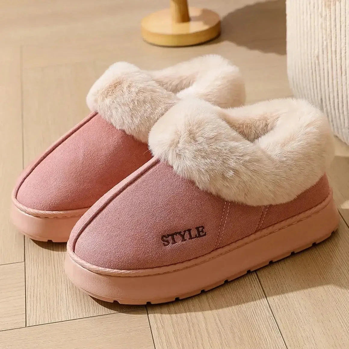 Women's short snow boots in suede look with wide plush collar and thick platform sole - pink