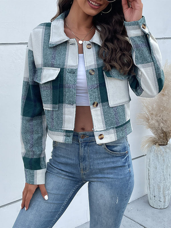 Cropped checked jacket with a pointed collar and two flap pockets in green
