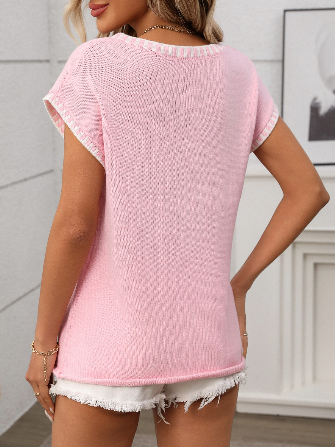 Knit top with a contrast trim along the V-neck and short sleeves – view 10