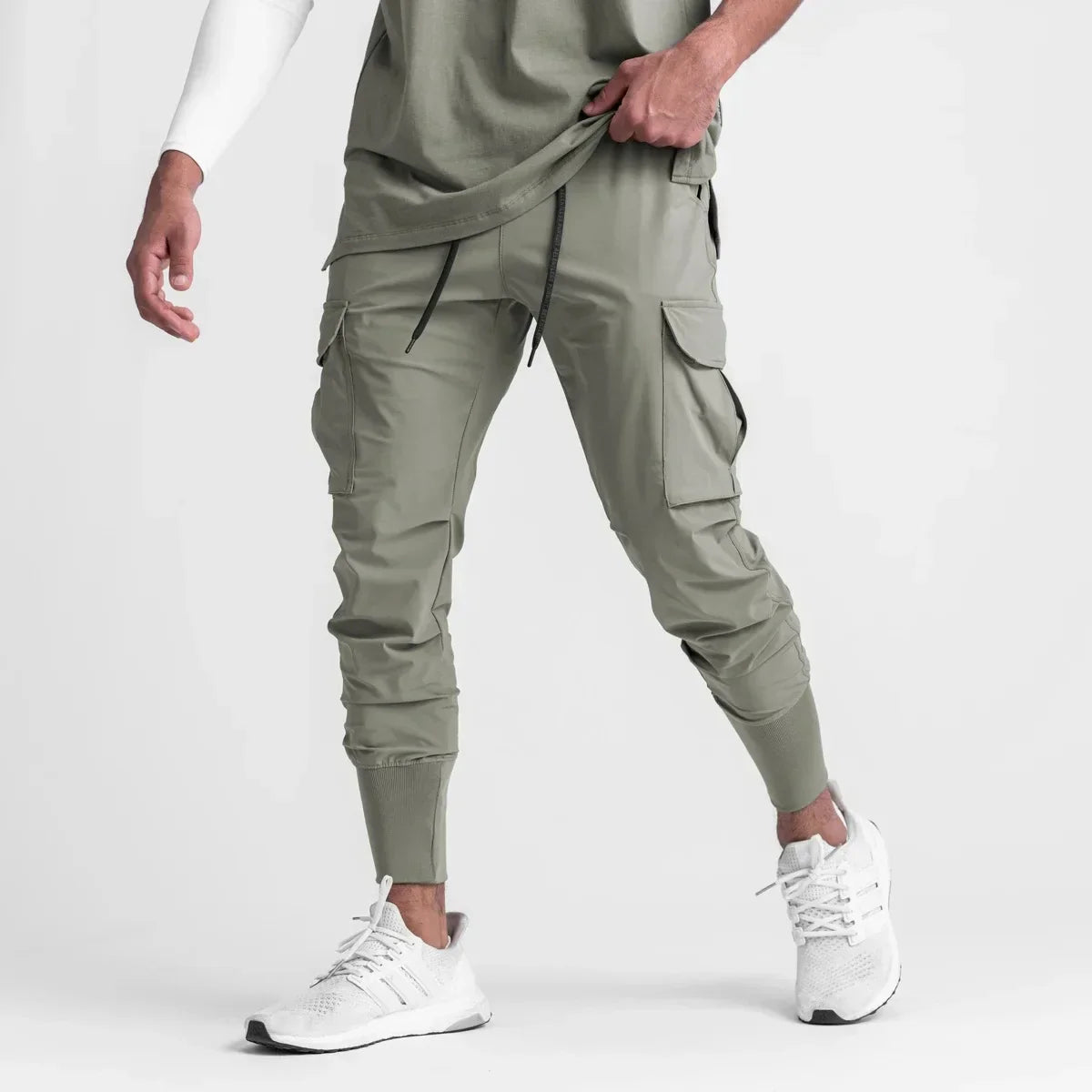 Men's Cargo Training Trousers - front view | SAINT DOR