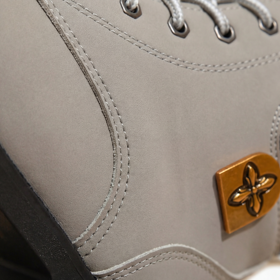 Women's chunky platform lace-up boots - detail