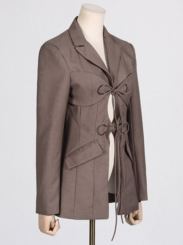 Tie-front blazer with a notch lapel and two flap pockets