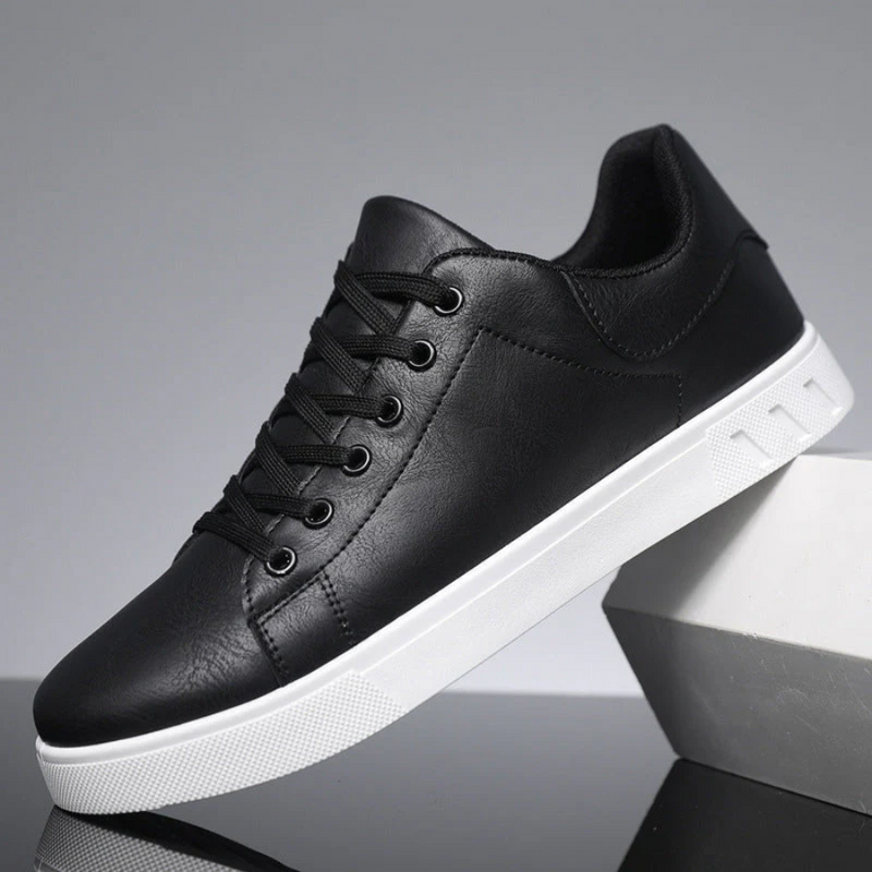 Men's leather trainers with white sole - SAINT DOR - view 2