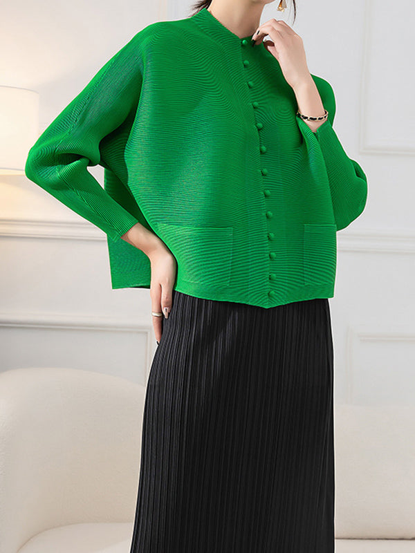 Pleated jacket with a stand collar, covered buttons and wide sleeves