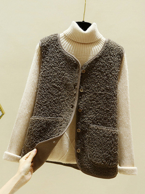 Sleeveless teddy gilet with a round neck and two patch pockets in dark coffee