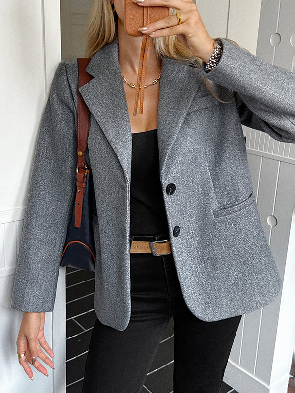 Brushed wool-look blazer with a notch lapel and two flap pockets