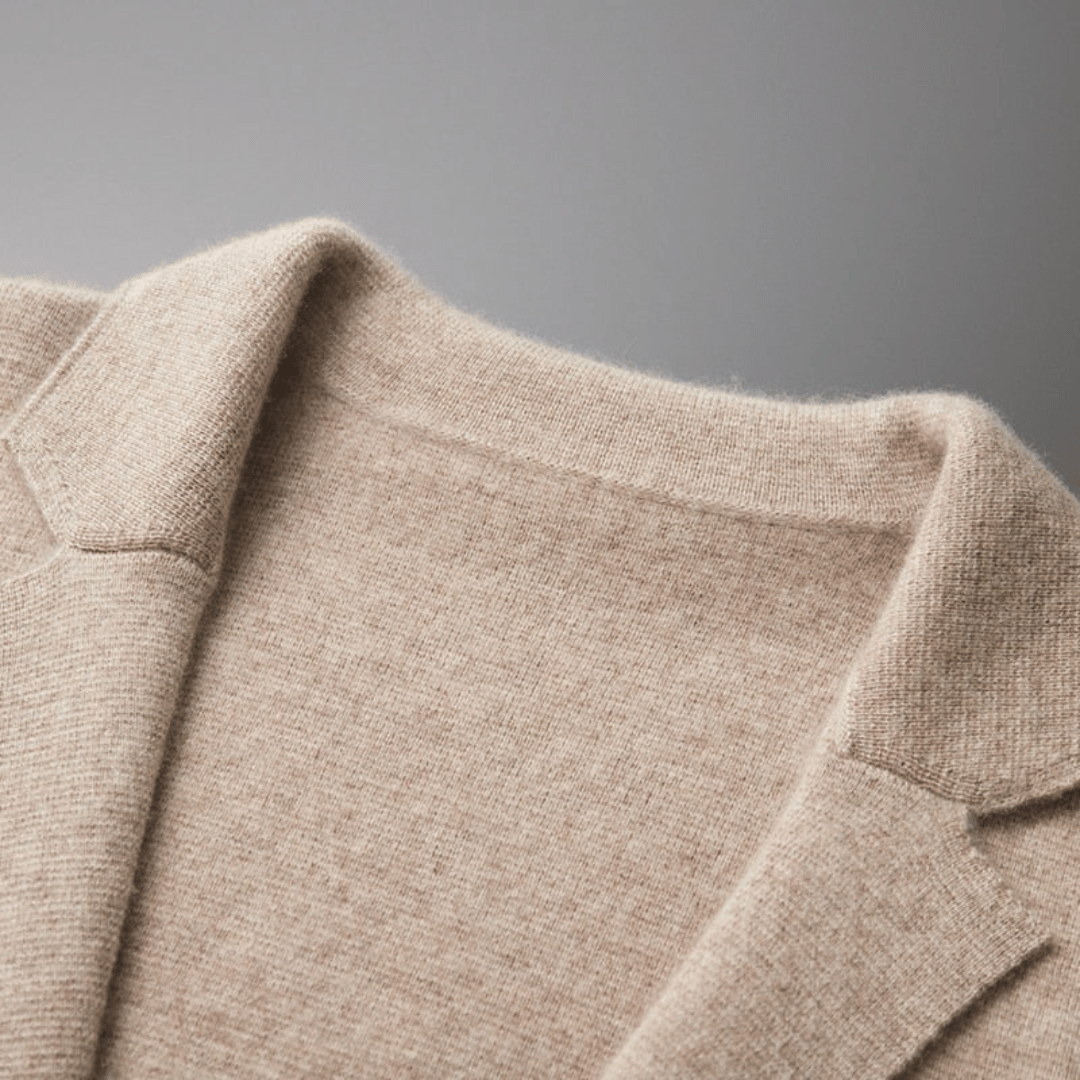 Men's knitted cardigan with lapels, collar detail