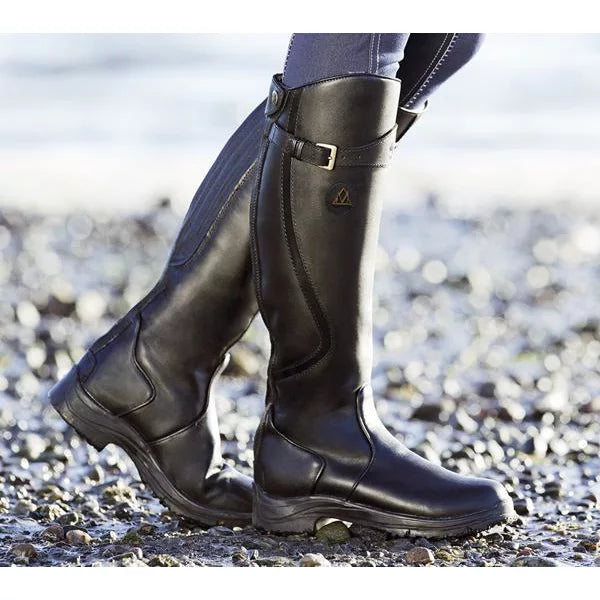 Women's Shoes - Waterproof Thermal Boots in Donkerbruin