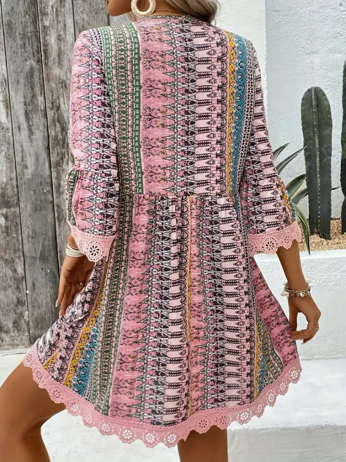 Women's boho print dress with lace trim - detail