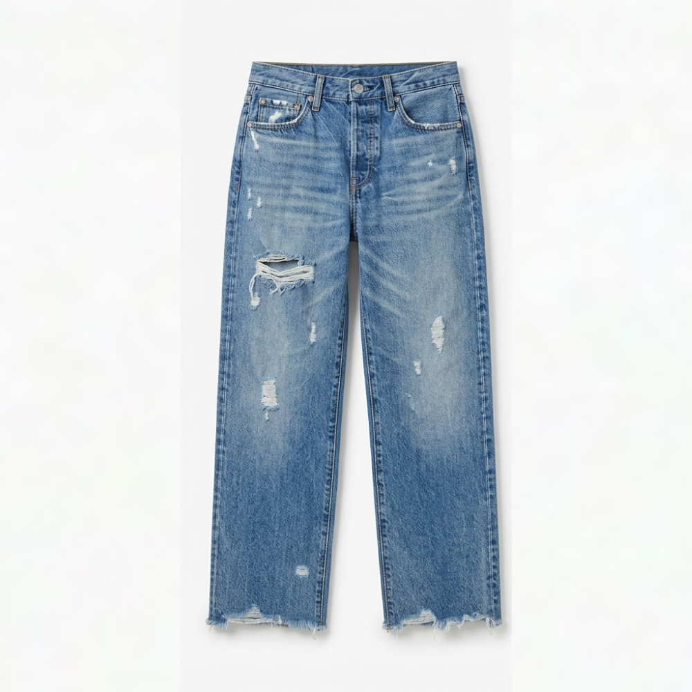 Women's cropped straight leg jeans in Medium Blue