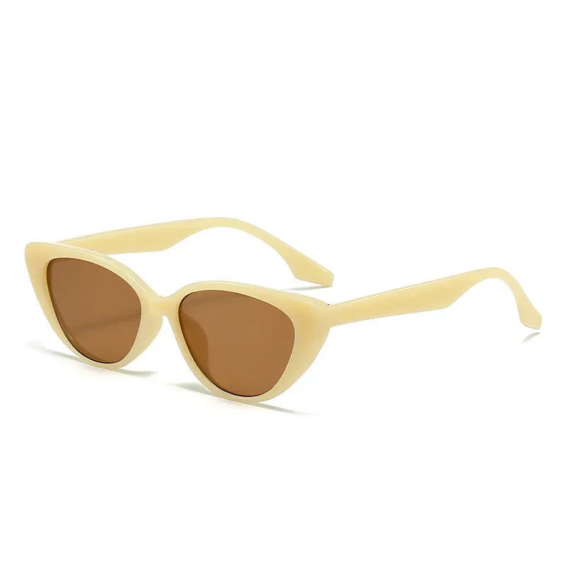 Cat eye sunglasses with a slim retro acetate frame