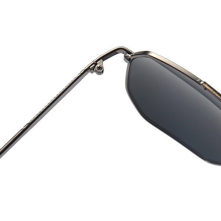 Women's Leighton Aviator Sunglasses – Classic Metal UV400 – alternative view
