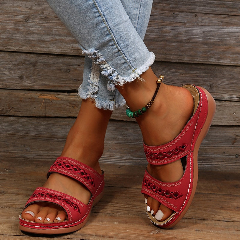 Women's orthopaedic sandals with cushioned footbed – Saint Dor UK – side view