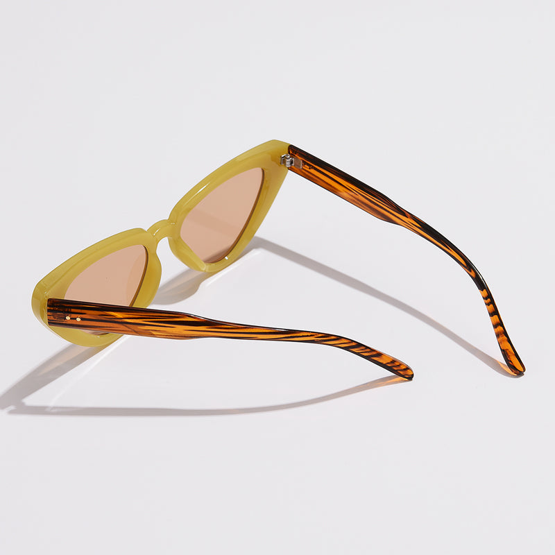 Women's Monroe Retro Sunglasses – UV400 Fashion Style – back view