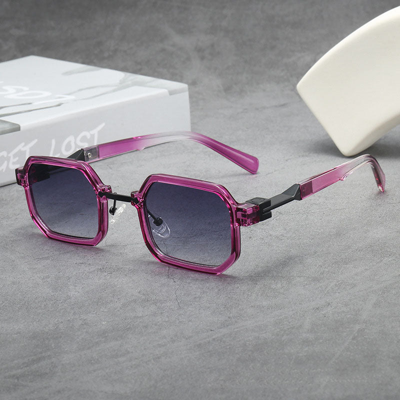 Women's Delia Retro Sunglasses – Anti-Reflective UV400 – detail view
