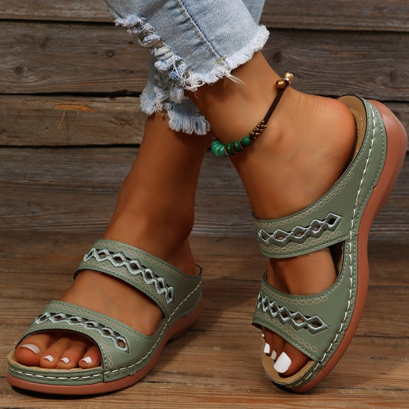 Women's orthopaedic sandals with cushioned footbed – Saint Dor UK – lifestyle shot