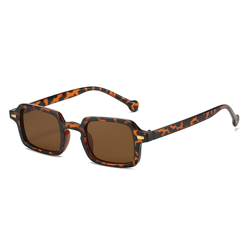 Women's Square Sunglasses – Anti-Scratch UV Protection – lifestyle shot