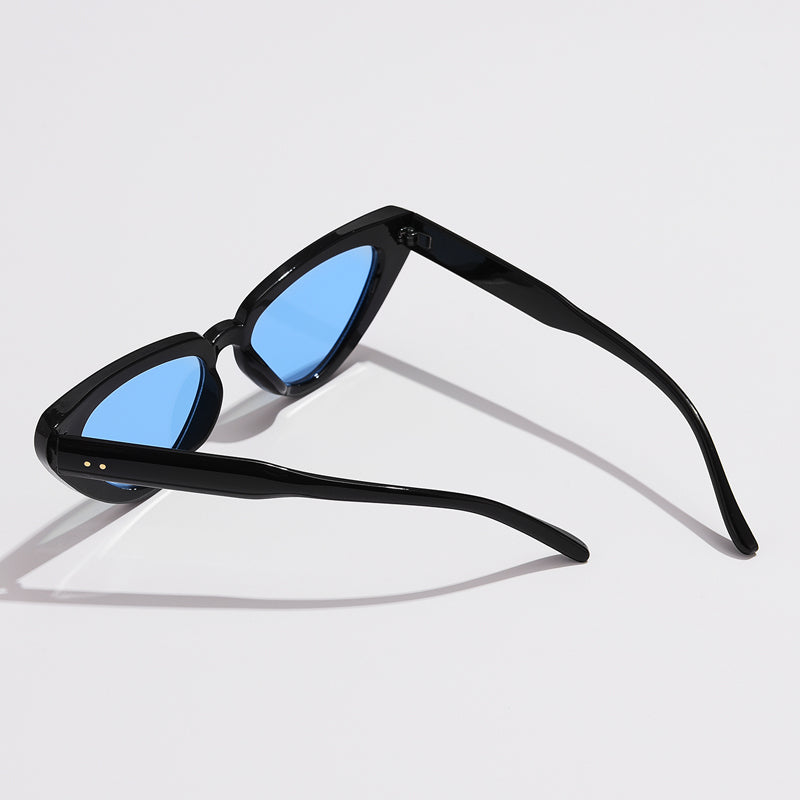 Women's Monroe Retro Sunglasses – UV400 Fashion Style – product view