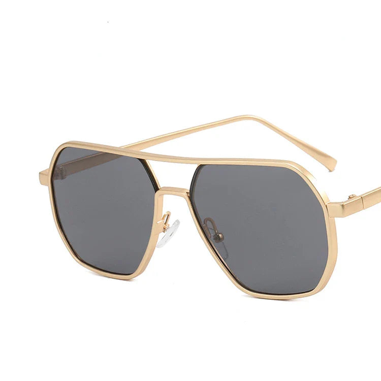 Unisex RetroVision Sunglasses – UV400 Classic Style – detail view