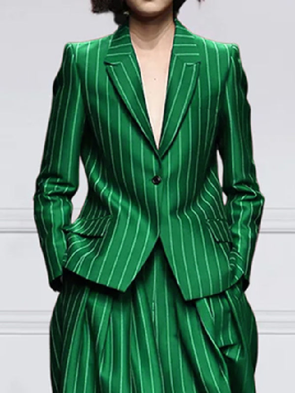 Striped blazer with a notched lapel and a single button