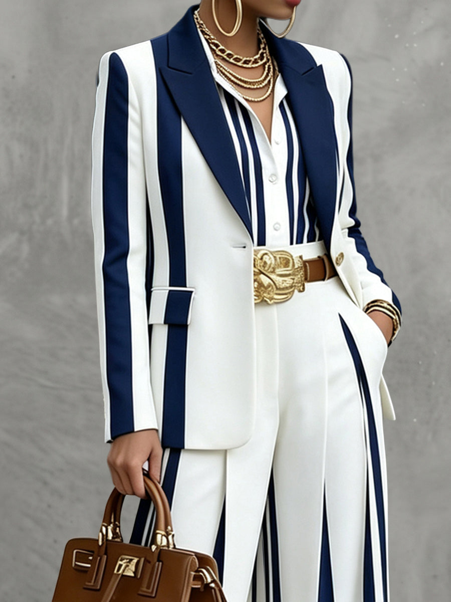 Striped blazer in navy and white with a notch lapel in navy / white stripe