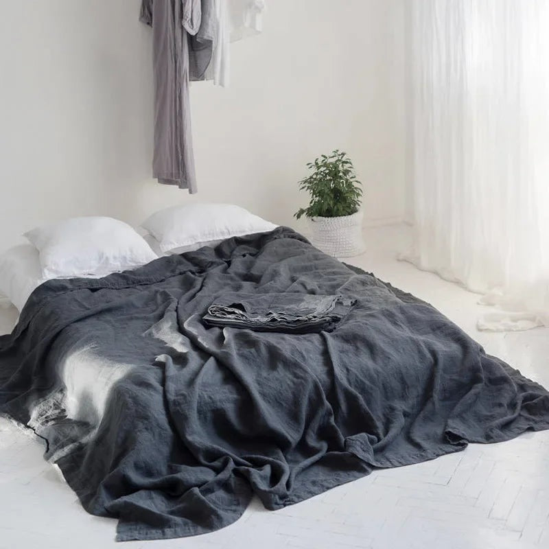 Airy woven sheet with a washed look on a bed - view 3