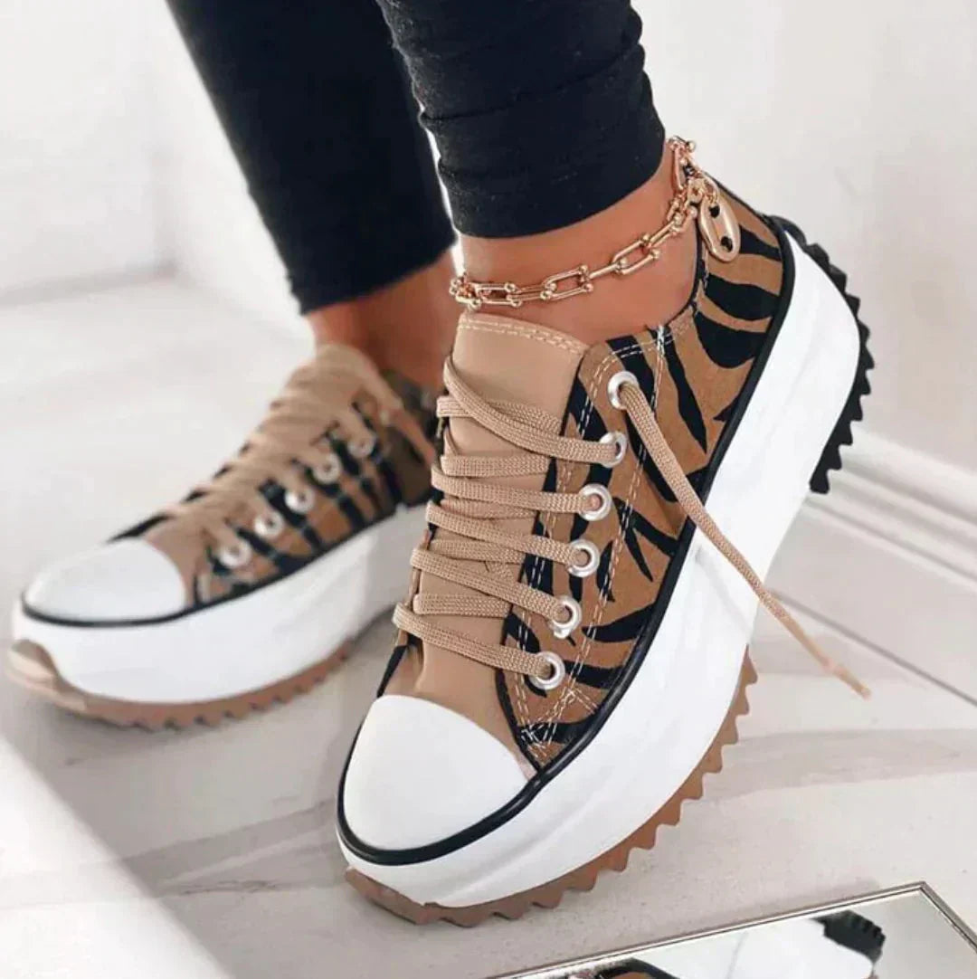 Women's Trainers - Cushioned Everyday Trainers in Black