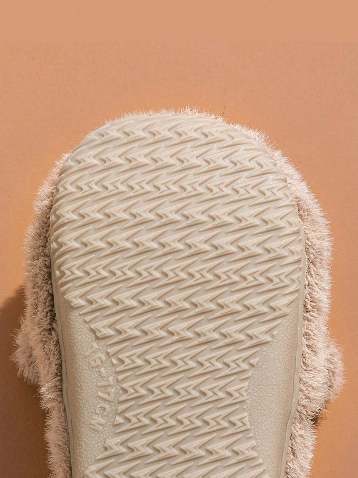 Plush baby slippers with a bear and ears on the toe, warm lining and a soft sole - view 7