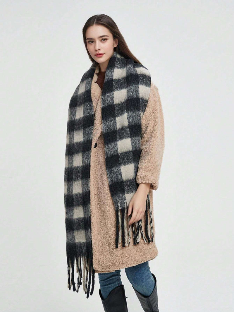 Women's thick block check scarf with fringed ends