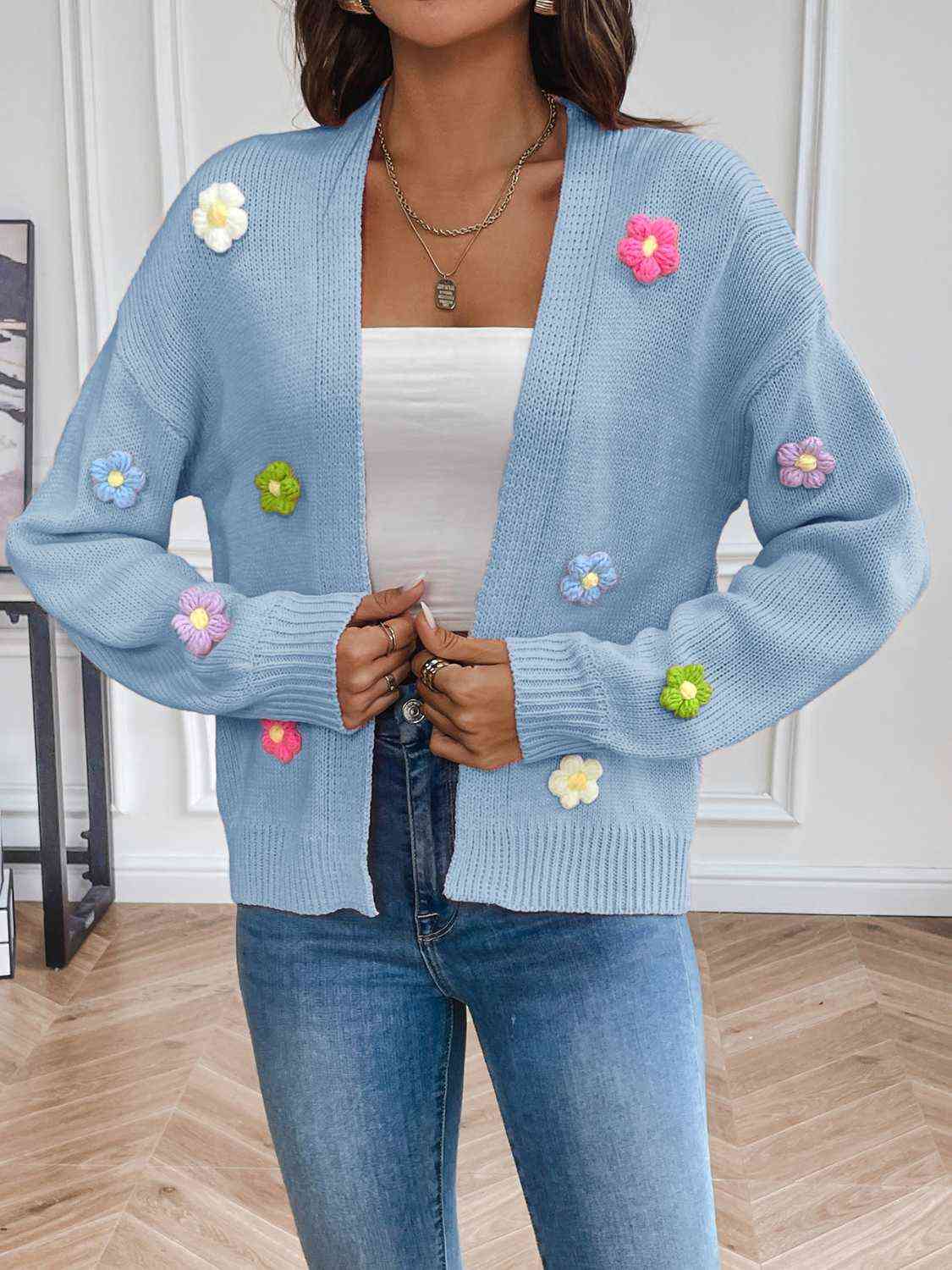 Women's crochet flower cardigan - detail