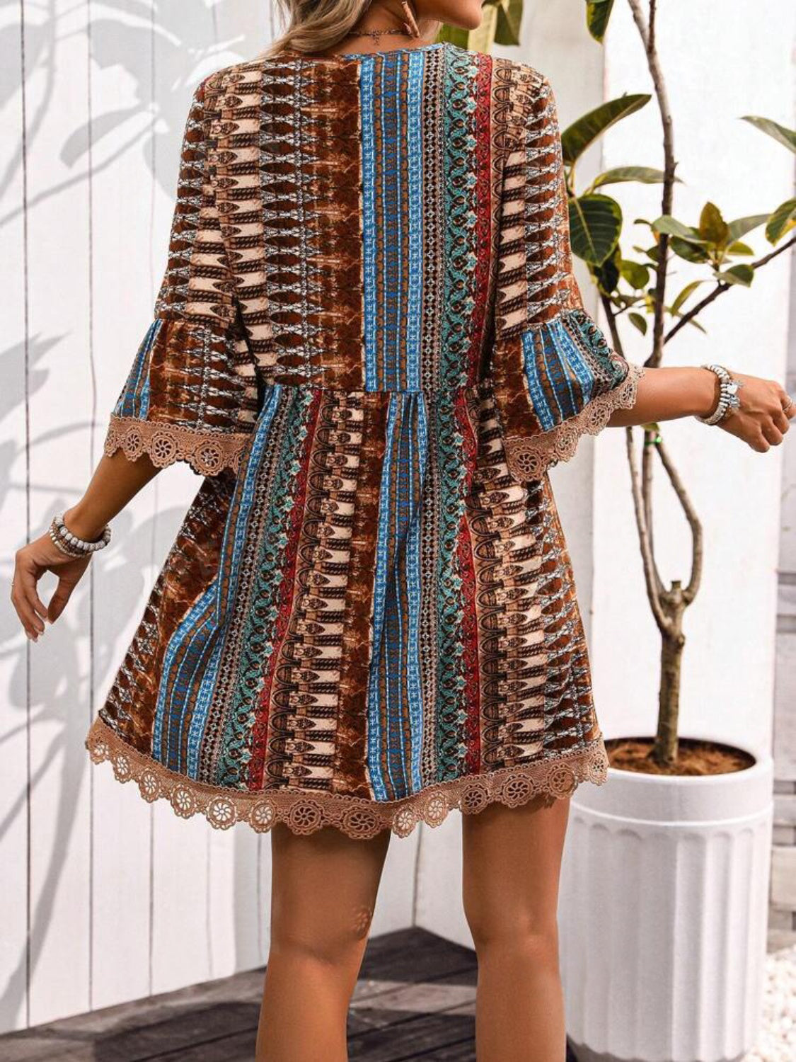 Women's boho print dress with lace trim - detail
