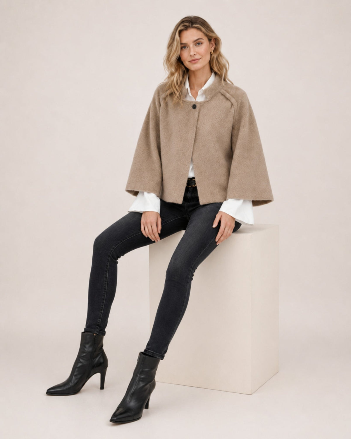 Women's cropped cape jacket with a stand collar and wide sleeves