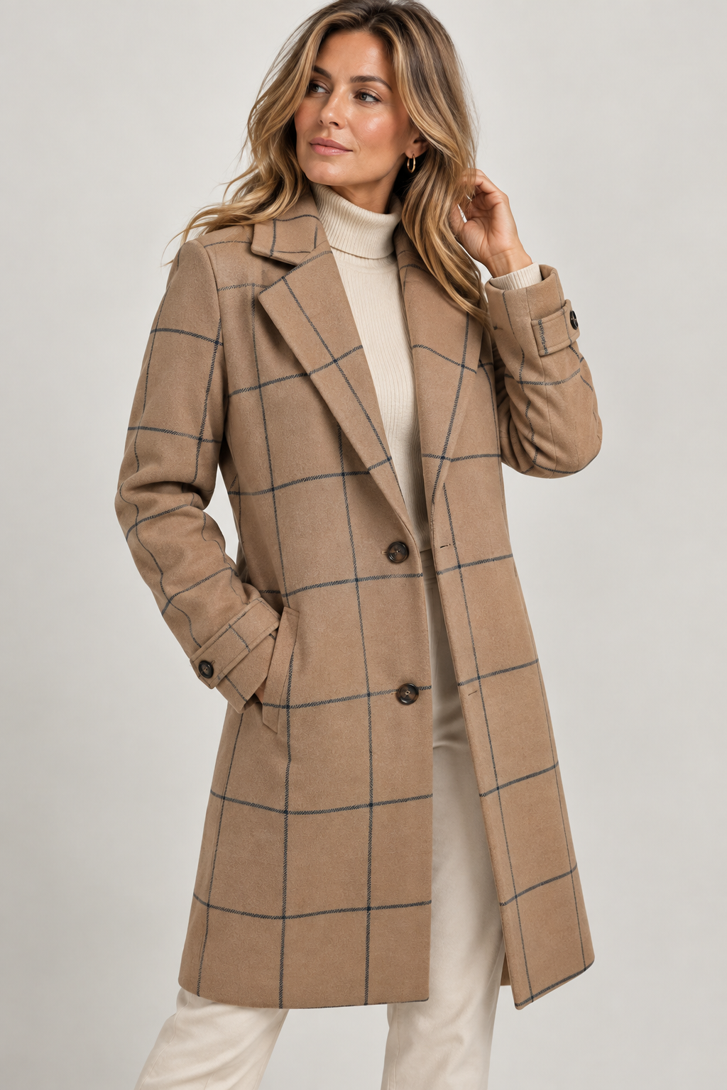 Women's check coat with a notch lapel and flap pockets - camel