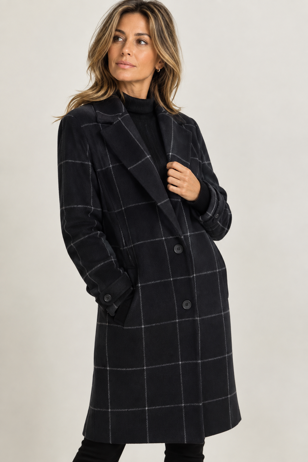 Women's check coat with a notch lapel and flap pockets - black
