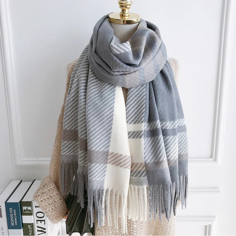 Women's large check scarf with diagonal stripes and fringe at both ends - grey