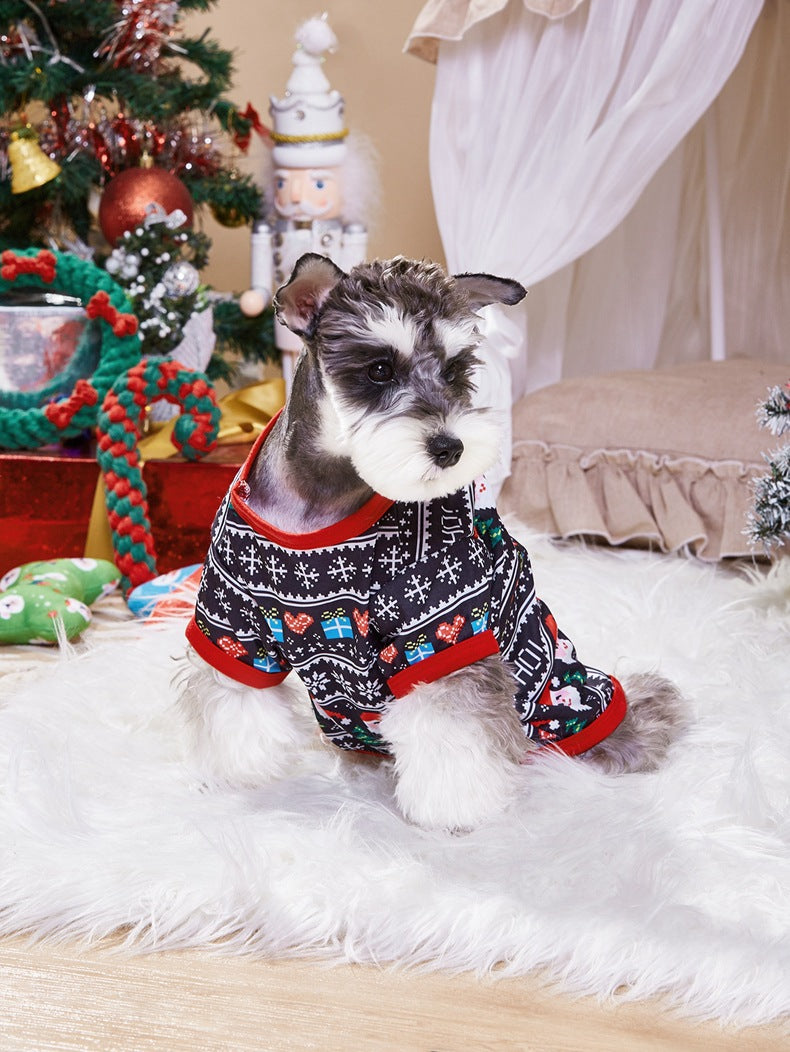 Christmas T-shirt for dogs with short sleeves and an all-over festive print