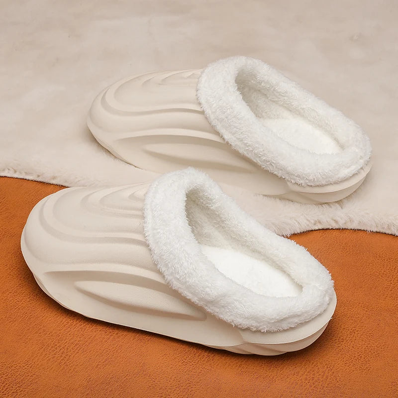 Closed-back slippers with a ridged EVA shell, plush collar and plush lining - view 3