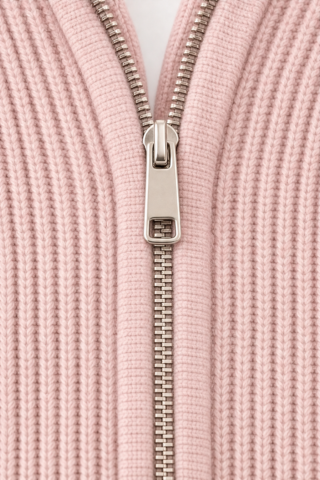 Women's ribbed knit zip cardigan - detail