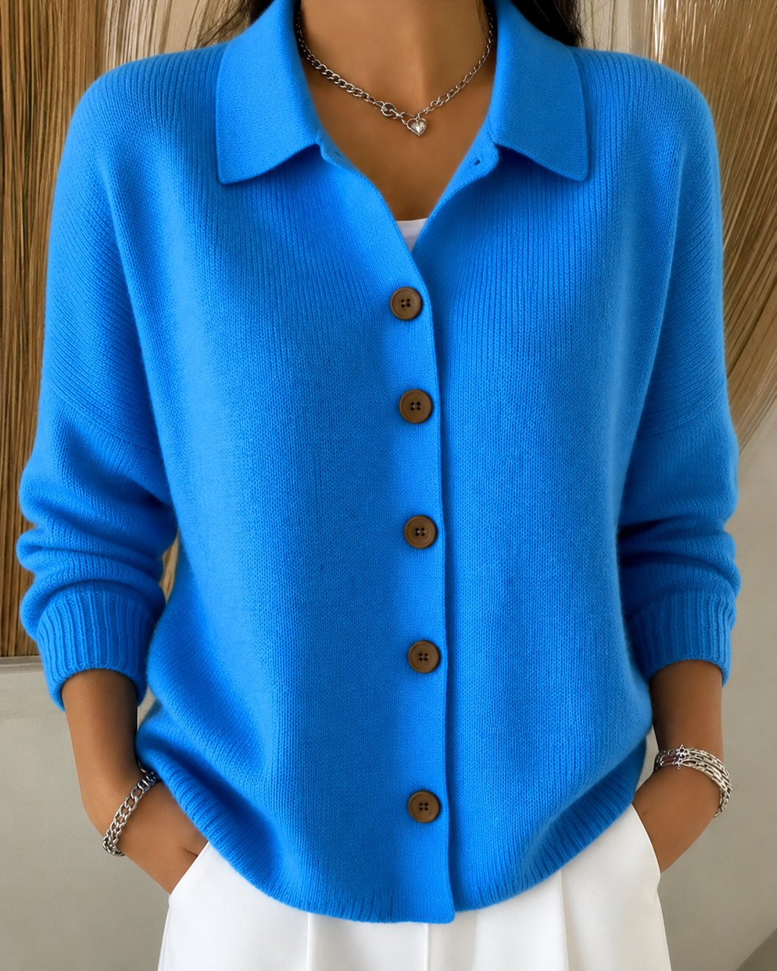 Women's knit cardigan with a pointed collar and contrast buttons - bright blue
