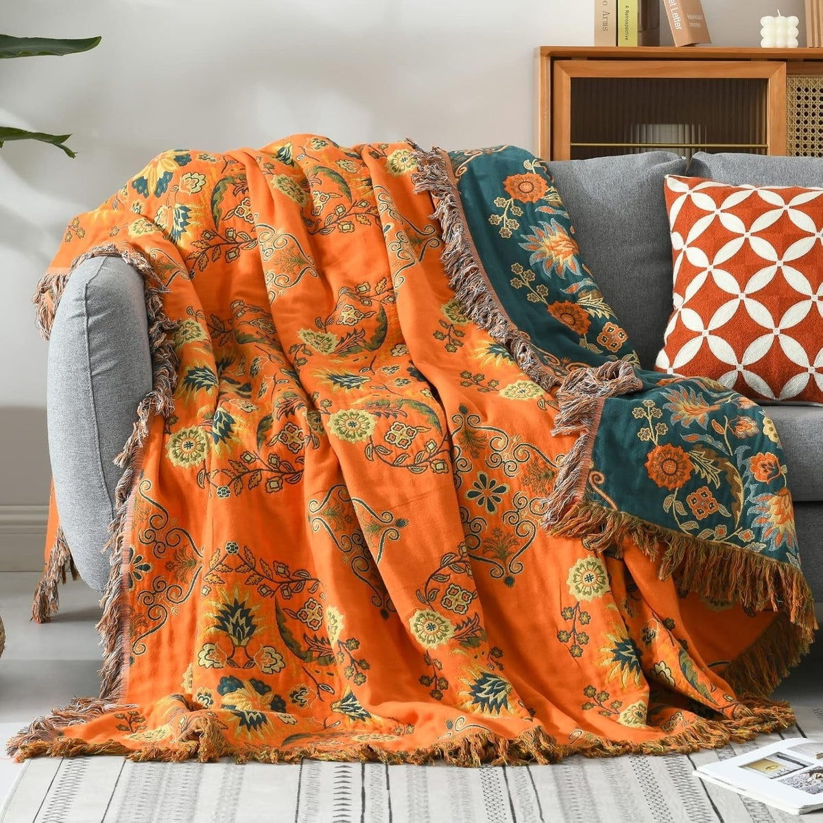 Cotton gauze throw with a floral print and fringe