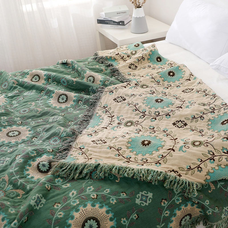 Reversible cotton throw with a medallion pattern and fringe - view 5